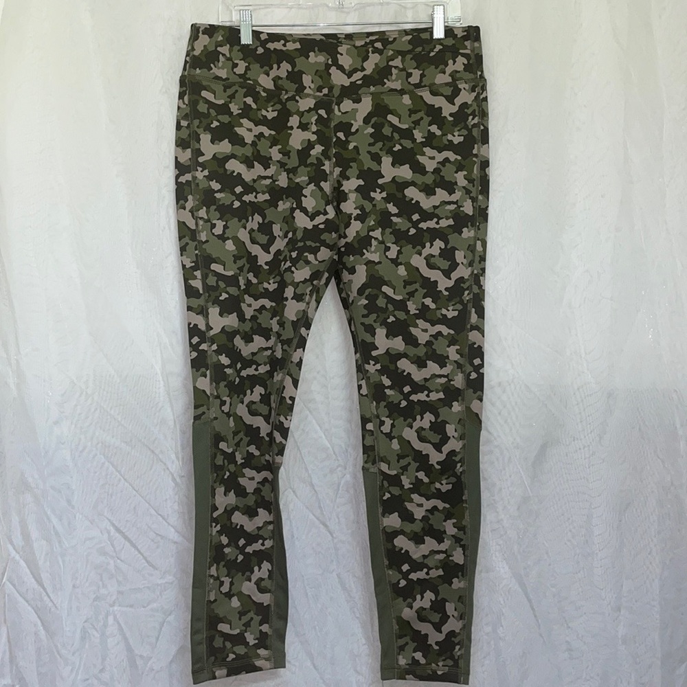 Danskin Now Camo Leggings